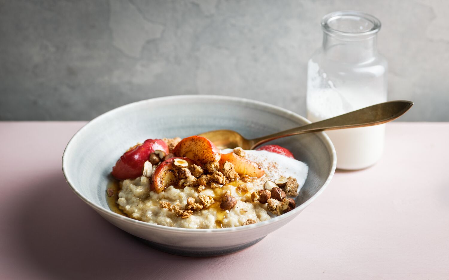 Apple cinnamon oatmeal