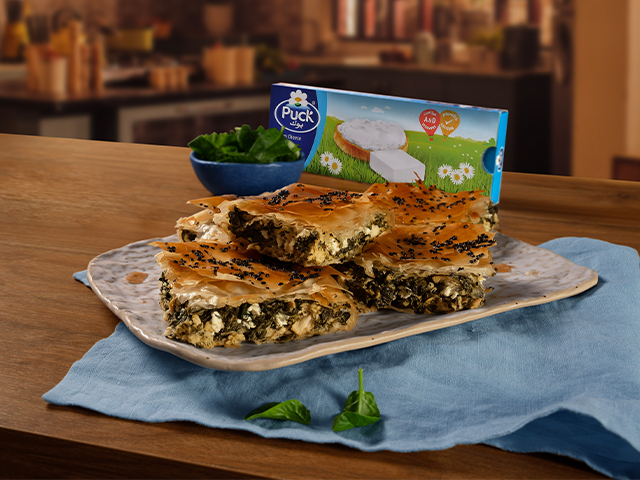 Cheesy Chicken and Spinach Filo Pie